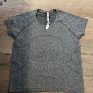 New lululemon size 10 swiftly tech short sleeve shirt (race length)